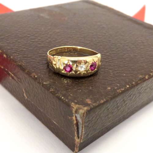 18ct gold, ruby and diamond ring, size L