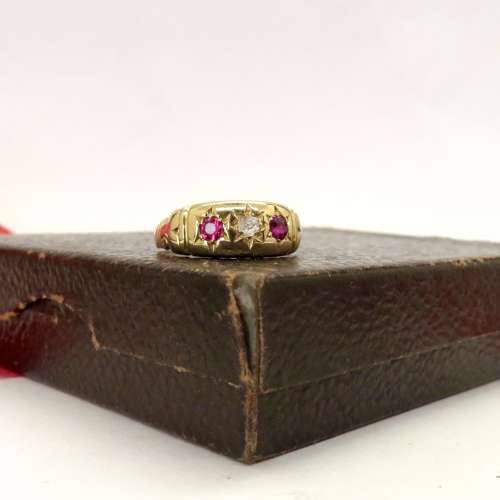 18ct gold, ruby and diamond ring, size L