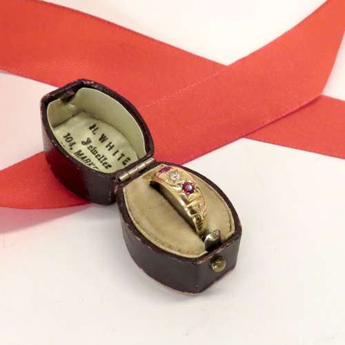 18ct gold, ruby and diamond ring, size L