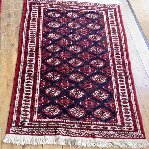 Handknotted wool Yamut rug