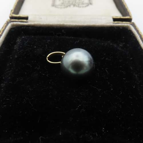 Cultured pearl drop on 9ct gold bale