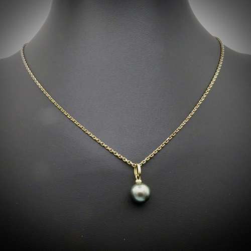 Cultured pearl drop on 9ct gold bale