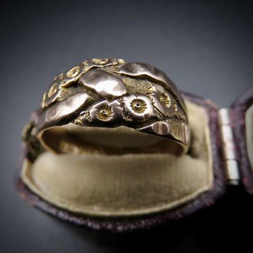 Edwardian 9ct gold engraved ring - with FREE Delivery