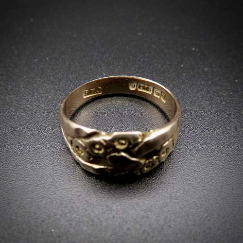 Edwardian 9ct gold engraved ring - with FREE Delivery