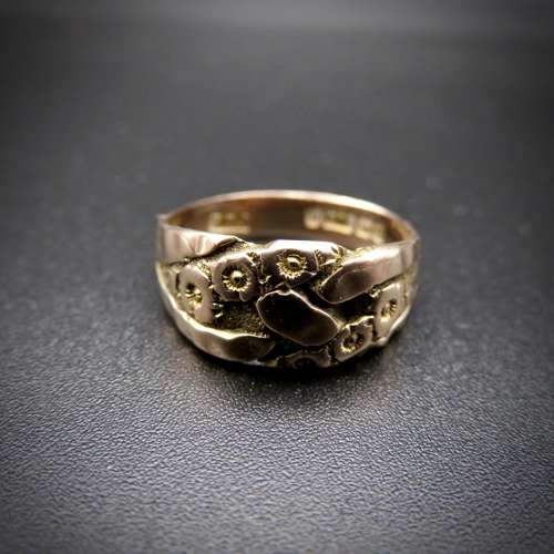 Edwardian 9ct gold engraved ring - with FREE Delivery