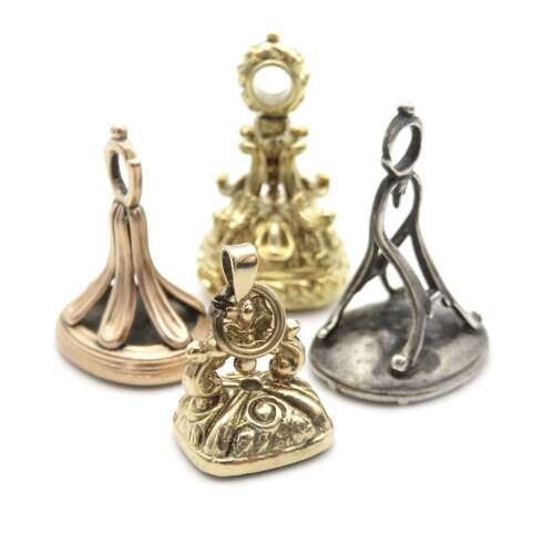 Georgian gold and bloodstone fob