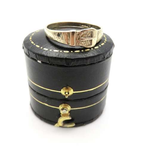 9ct gold buckle ring