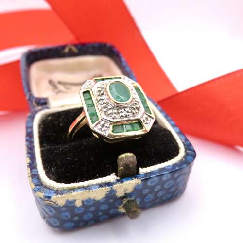 Diamond and Emerald 9ct Gold Art Deco style ring