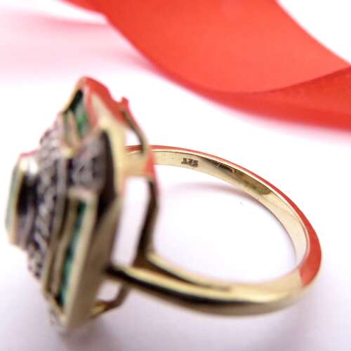 Diamond and Emerald 9ct Gold Art Deco style ring
