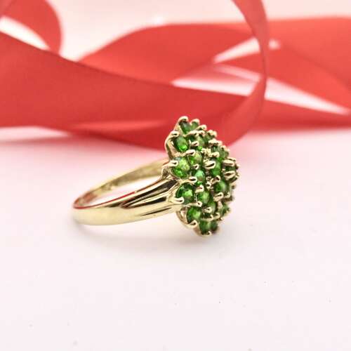 Vintage 9ct gold peridot cluster ring