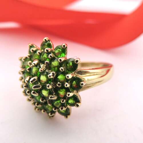 Vintage 9ct gold peridot cluster ring