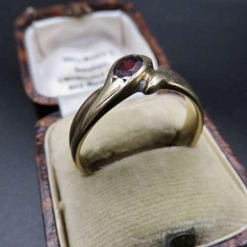9ct gold garnet snake ring