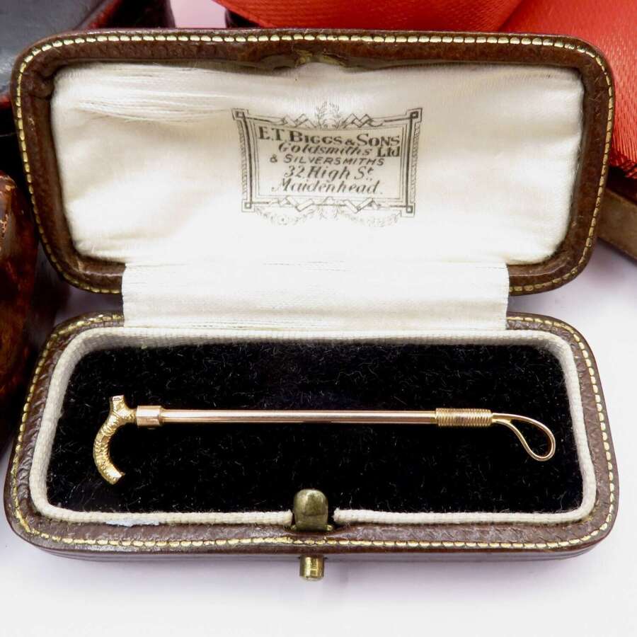 Antique 9ct gold riding crop tie or stock pin