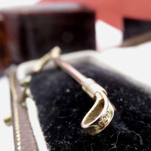 Antique 9ct gold riding crop tie or stock pin