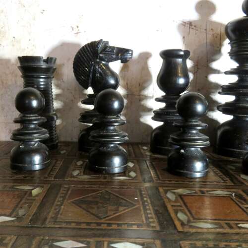 19thC St Georges complete chess set