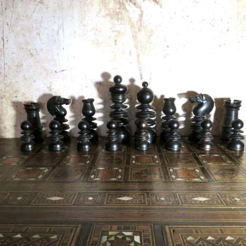 19thC St Georges complete chess set