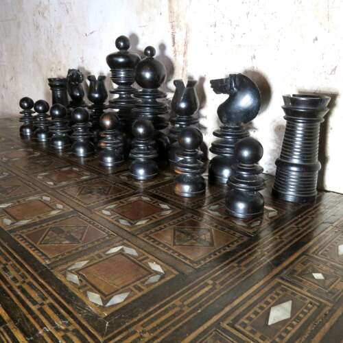19thC St Georges complete chess set