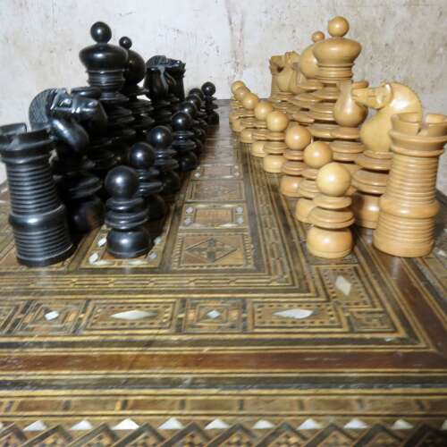 19thC St Georges complete chess set