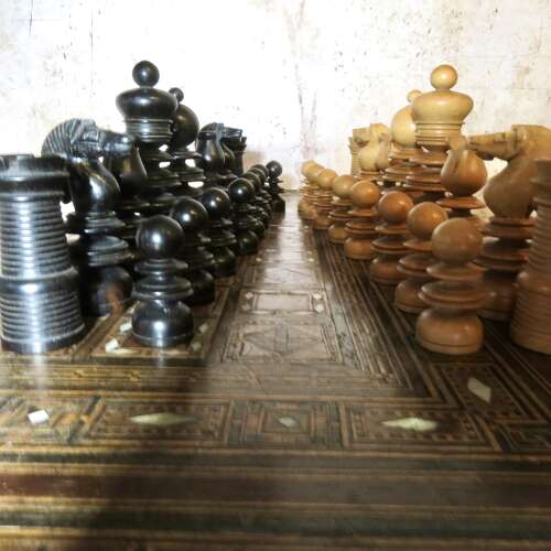 19thC St Georges complete chess set